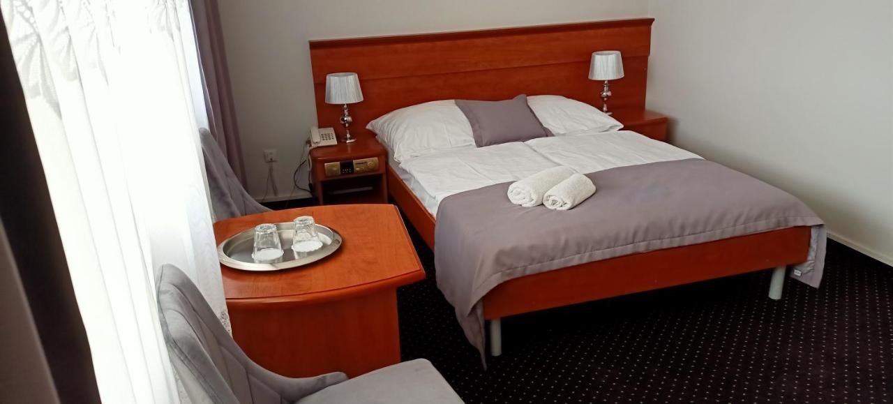 Hotel Wodnik Twoj Hotel Z Widokiem Na Morze أوسترونيه مورسكية المظهر الخارجي الصورة